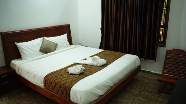 Single Room 2 - Image 5