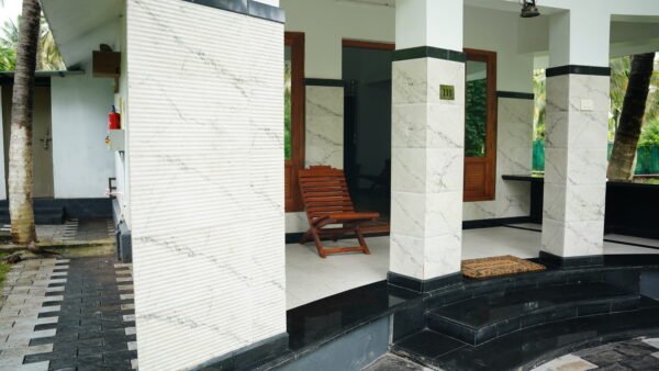 Deluxe Room - Image 7